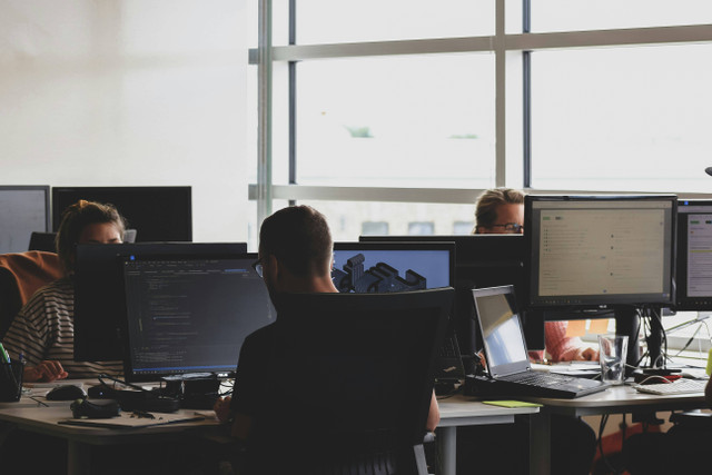 https://unsplash.com/photos/people-sitting-on-chair-in-front-of-computer-monitor-Fa9b57hffnM