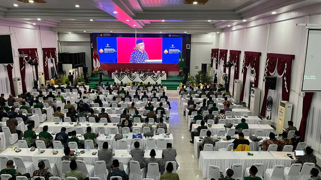 Pidato iftitah Ketum PP Muhammadiyah Haedar Nashir saat pembukaan tanwir di Kupang NTT, Rabu (4/12)  Foto: Haya Syahira/kumparan