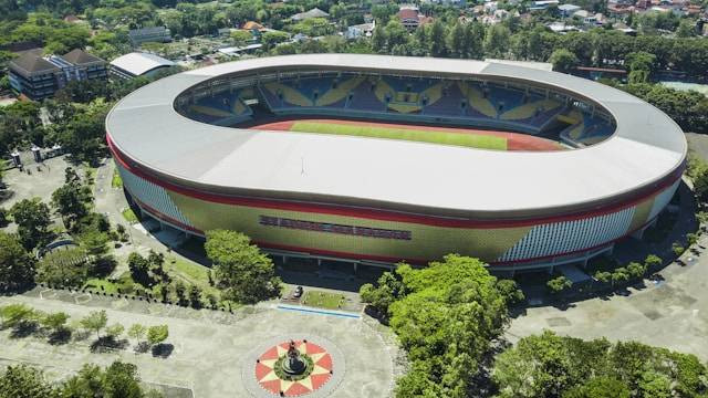 Cara beli tiket Timnas Indonesia vs Laos dan Filipina di Stadion Manahan. Sumber: Unsplash/Visual Karsa