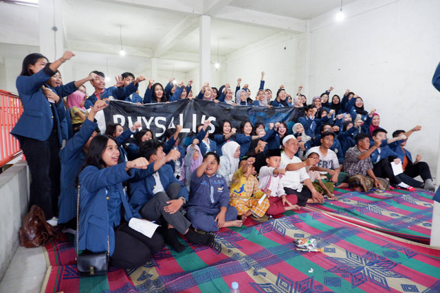 Foto diambil oleh tim dokumentasi saat kunjungan saya bersama angkatan 2024, Physalus ke Panti Asuhan Darussalam untuk program charity. Sumber dari Tim Dokumentasi Physalus 2024.