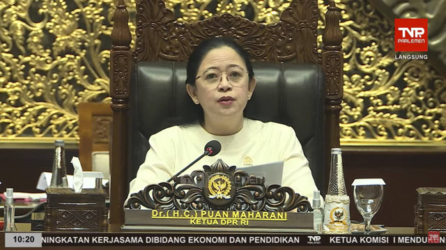 Ketua Umum DPR RI Puan Maharani menyampaikan pidato saat rapat paripurna yang ke-9 masa persidangan pertama 2024-2025, di Kompleks Parlemen, Senayan, Jakarta, Kamis (5/12/2024). Foto: YouTube/ TV Parlemen 