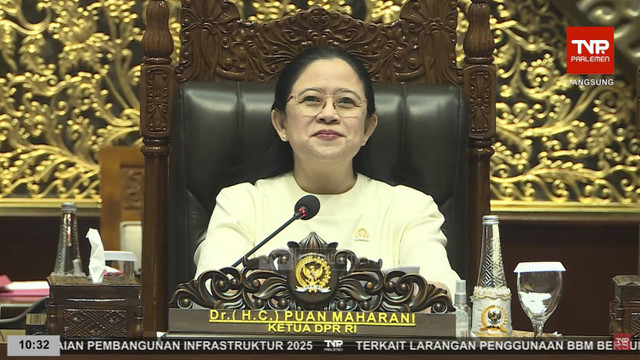 Ketua Umum DPR RI Puan Maharani menyampaikan pidato saat rapat paripurna yang ke-9 masa persidangan pertama 2024-2025, di Kompleks Parlemen, Senayan, Jakarta, Kamis (5/12/2024). Foto: YouTube/ TV Parlemen 