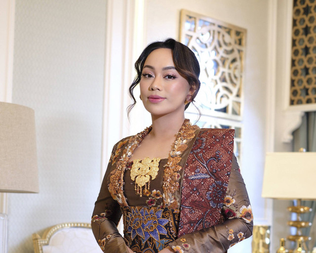 Utusan Khusus Presiden Bidang Pariwisata, Zita Anjani mengenakan kebaya.  Foto: Dok. Istimewa