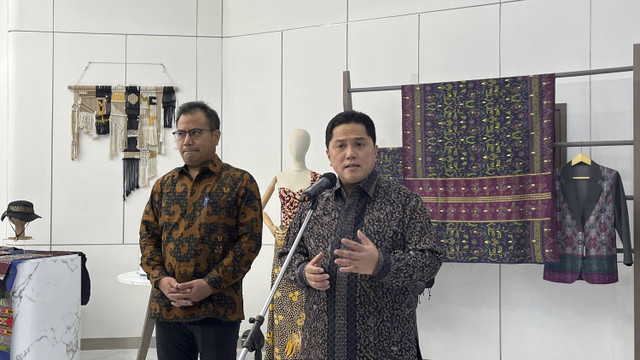 Menteri BUMN Erick Thohir saat konferensi pers di kantor Kementerian BUMN, Kamis (5/12/2024). Foto: Fariza Rizky Ananda/kumparan