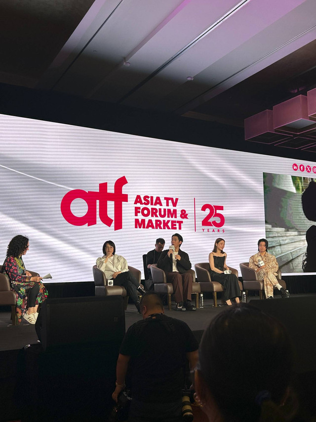 Cast serial The World Between Us II dalam acara Asia TV Forum & Market (ATF) 2024 di Singapura, Kamis (5/12/2024). Foto: Caroline Pramantie/kumparan