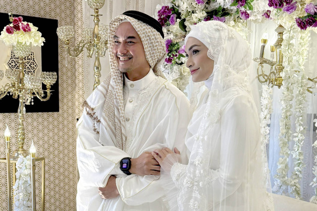 Zumi Zola dan Putri Zulhas resmi menikah di Madinah. Foto: Dok. Istimewa