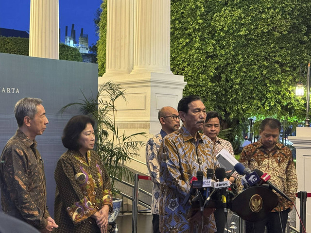 Jajaran Dewan Ekonomi Nasional (DEN) di Istana Negara Jakarta, Kamis (5/12/2024). Foto: Luthfi Humam/kumparan