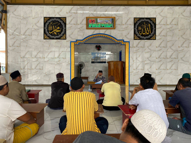 Tausiah Ustadz Kuswan Hassan dari PD Muhammadiyah Cilacap Pembinaan WBP Lapas 