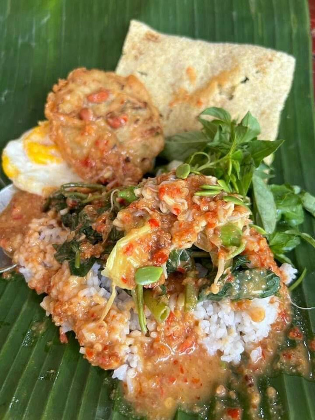 Potret Nasi Pecel Madiun yang diambil oleh penulis 