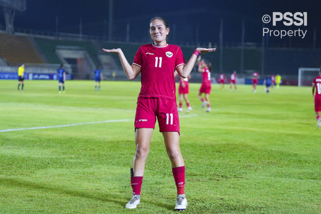 Sydney Hopper berselebrasi usai cetak gol dalam laga Timnas Wanita Indonesia vs Kamboja di final ASEAN Women's Cup 2024. Foto: Dok. PSSI