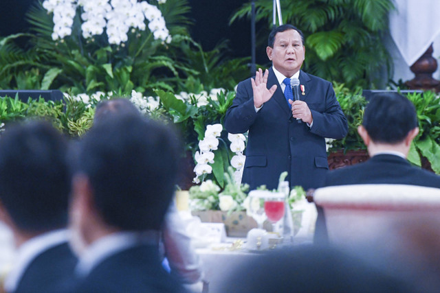 Presiden Prabowo Subianto memberikan sambutan saat melakukan pertemuan dengan delegasi Japan-Indonesia Association (JAPINDA) di Istana Negara, Jakarta, Jumat (6/12/2024). Foto: Muhammad Adimaja/ANTARA FOTO