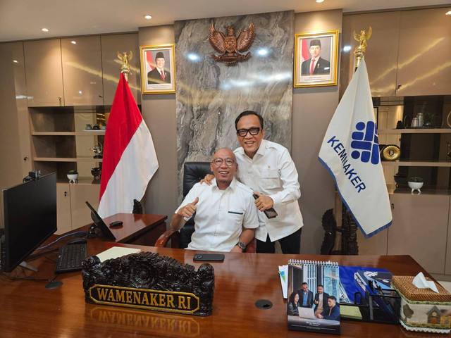 Rahmat Mirzani Djausal, calon Gubernur Lampung bersama Wakil Menteri Ketenagakerjaan (Wamenaker), Immanuel Ebenezer Gerungan | Foto : Ist