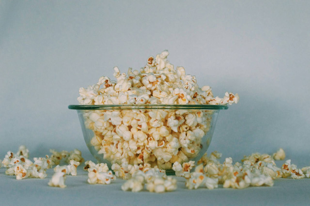 Jenis Jagung untuk Popcorn. Foto hanya ilustrasi, bukan tempat sebenarnya. Foto: dok. Unsplash/Georgia Vagim