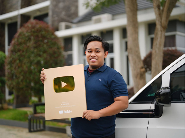 Ade Irwan S, pemilik channel YouTube AD REVIEW. Foto: Istimewa