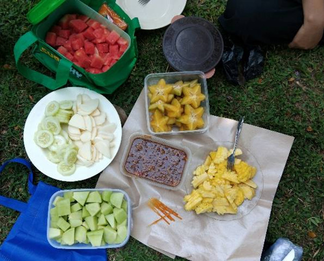 Memasak sendiri merupaka langkah awal memulai gaya hidup frugal. Foto: diambil oleh Najwa U.