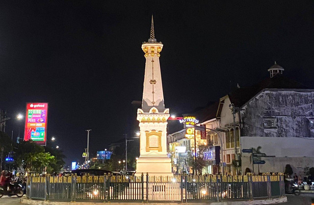 Tugu Pal Putih Yogyakarta: Foto Pribadi 