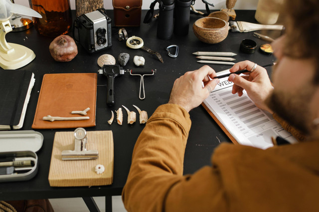 Cara Pengamatan Fosil untuk Dijadikan Sumber Sejarah. Pexels/Ron Lach