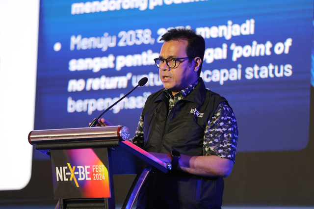 Wakil Menteri Komunikasi dan Digital Nezar Patria ketika memberikan sambutan dalam acara Nex-BE Fest 2024 di Hotel Ritz Carlton, Jakarta, pada Kamis, (5/12). Foto: Dok. Telkom