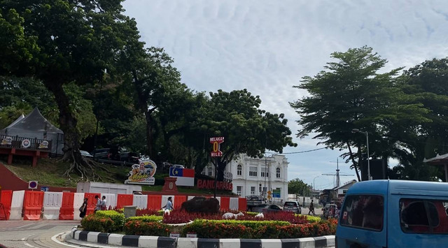 Suasana Kota Melaka pada siang hari. Foto diambil langsung oleh penulis. 