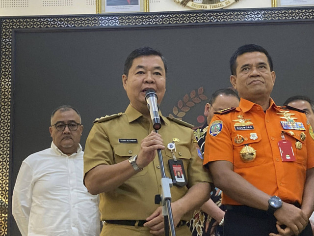 Penjabat (Pj) Gubernur DKI Jakarta Teguh Setyabudi usai menghadiri rapat antisipasi cuaca di Jabodetabek bersama Kemenko PMK, di Kantor Kemenko PMK, Jakarta Pusat, Senin (10/12/2024). Foto: Alya Zahra/kumparan 