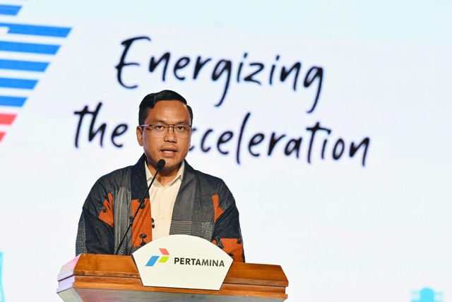 Direktur Utama Pertamina, Simon Aloysius Mantiri saat memberikan sambutan pada acara puncak perayaan Hari Ulang Tahun (HUT) ke-67 Pertamina di Grha Pertamina, Jakarta, Selasa (10/12/2024). Foto: Dok. Pertamina