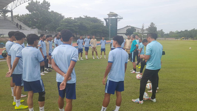 Para pemain Sriwijaya FC saat melakukan latihan. Foto : Istimewa