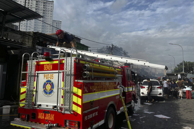 Kebakaran di Jalan Kebon Kosong, RW 05, Kemayoran.  Foto: Rayyan Farhansyah/kumparan