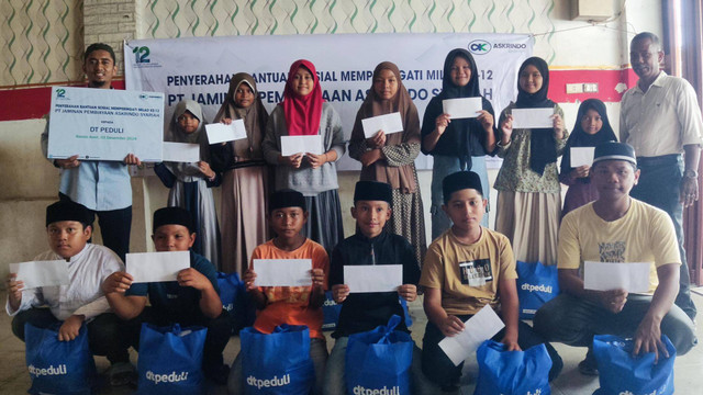 Milad ke-12, Askrindo Syariah Bagikan 50 Paket Sembako dan Santunan Yat