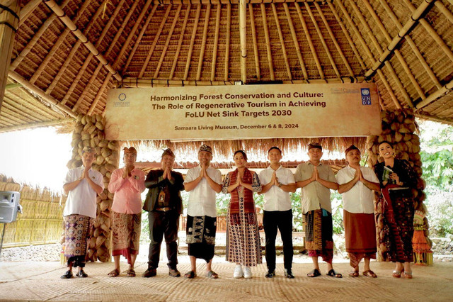 Utusan Khusus Presiden Bidang Pariwisata Zita Anjani menghadiri Samsara Living Museum bersama mitra United Nations Development Programme (UNDP), Minggu (8/12/2024).  Foto: Dok. Istimewa