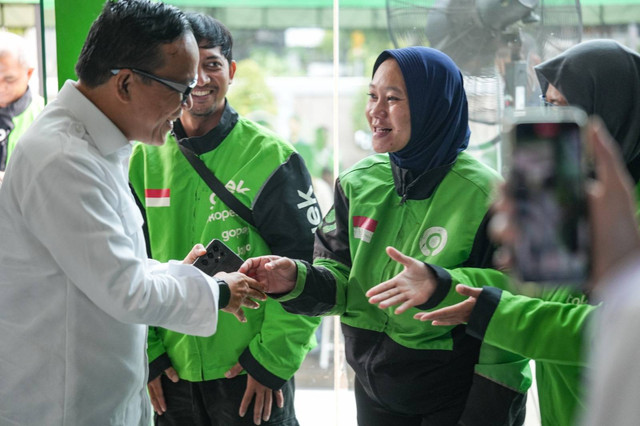 Wakil Menteri Tenaga Kerja, Immanuel Ebenezer saat menghadiri kegiatan Kopdar di Kantor Gojek, Kemang Timur. Foto: dok. Gojek