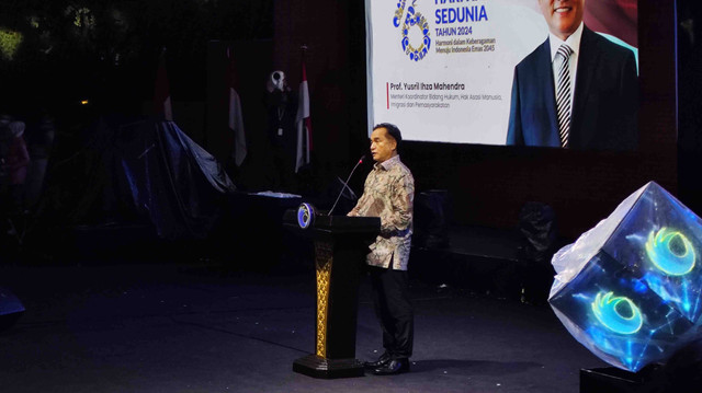 Menko Kumham Imipas dalam acara Peringatan Hari HAM Sedunia ke-76 di Taman Mini Indonesia Indah, Jakarta Timur, Selasa (10/12).  Foto: Jonathan Devin/kumparan