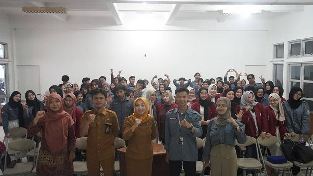 Foto bersama usai kegiatan (Foto: LN/UM Bandung).