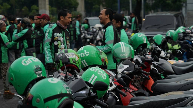  Pengemudi Grab berkumpul di Senayan. Foto: Aditia Noviansyah/kumparan