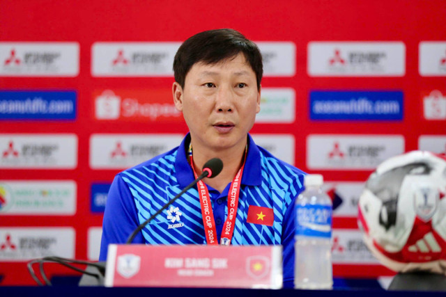 Pelatih Timnas Vietnam, Kim Sang-sik, di Piala AFF 2024. Foto: VFF