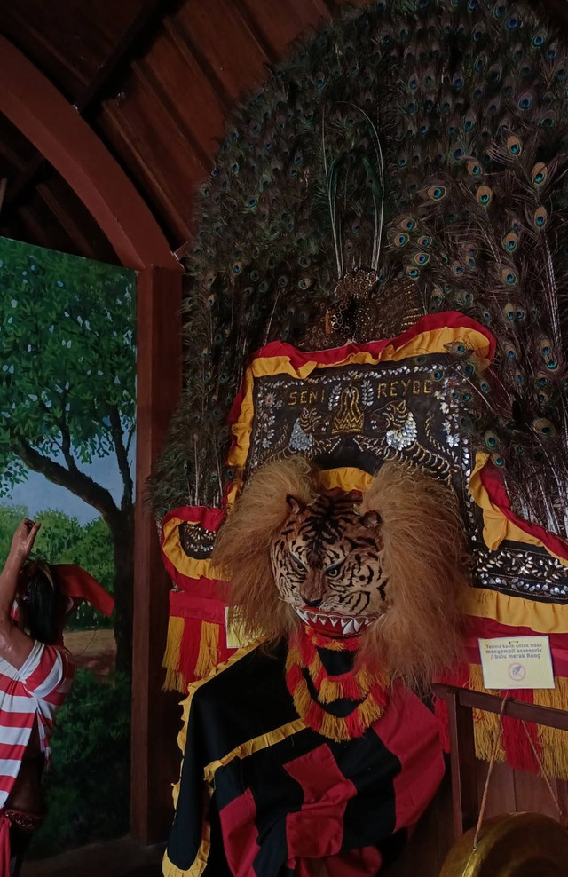 (Replika Reog Ponorogo di Jatim Park 1 -Malang-CameraPuspa)