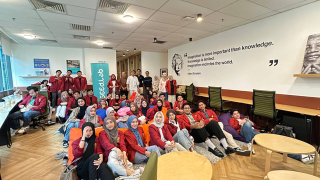 Kunjungan mahasiswa IMaBs UMY ke kantor SEEd.Lab di Malaysia. Foto: Pribadi