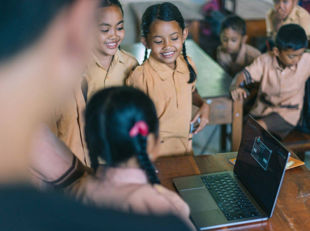 Cara membuka rapor pendidikan. Foto hanya ilustrasi, bukan yang sebenarnya. Sumber: Pexels/Agung Pandit Wiguna