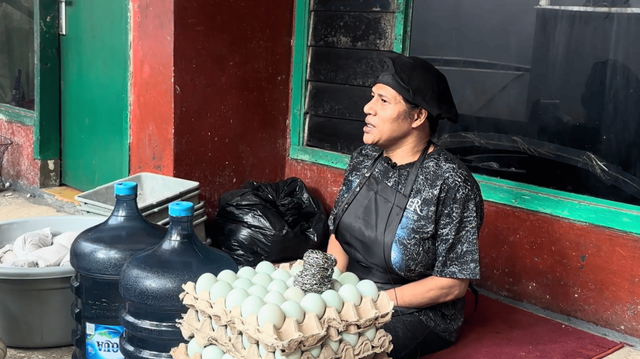 Farah dan Usahanya Telur Asin Priangan Maknyus (Foto: Dokumentasi Pribadi)