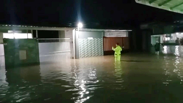 Banjir rendam pemukiman di wilayah Meteseh, Tembalang, Kota Semarang, Rabu (11/12/2024). Foto: Dok. Istimewa