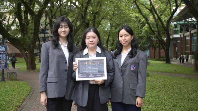 Mahasiswi angkatan 2024 dari Fakultas Hukum Universitas Pelita Harapan (FH UPH), yaitu Livia Leta Dharmawan, Valerie Elaine Tamzil, dan Verlyn Adelaide Tzuriel Shillo, berhasil meraih Juara Tiga di ajang bergengsi International Law Writing Competition (ILCOMP) 2024. Kompetisi ini diselenggarakan oleh Himpunan Mahasiswa Hukum Internasional Fakultas Hukum Universitas Padjadjaran (HIMAINT FH UNPAD) pada 19 Oktober 2024.