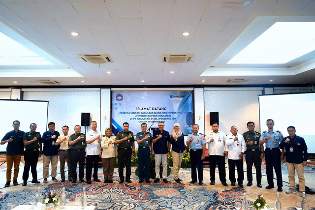 Krakatau Steel menerima kunjungan Fakultas Manajemen Pertahanan (FMP) Universitas Pertahanan RI dalam rangka visitasi belajar mahasiswa. Foto: Dok. Krakatau Steel