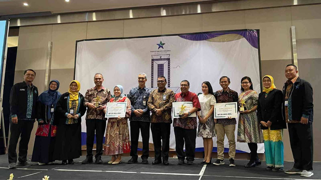 Johannes Oentoro Library (JOL) Universitas Pelita Harapan (UPH) dengan bangga meraih Juara Harapan 2 dalam Kompetisi Inovasi Perpustakaan Perguruan Tinggi Tingkat Nasional 2024 yang diselenggarakan oleh Perpustakaan Nasional (Perpusnas) pada 20 September 2024. Kompetisi ini diikuti oleh 58 universitas dari berbagai wilayah di Indonesia dan bertujuan untuk mendorong perpustakaan perguruan tinggi terus berinovasi dalam menghadapi tantangan era digital.