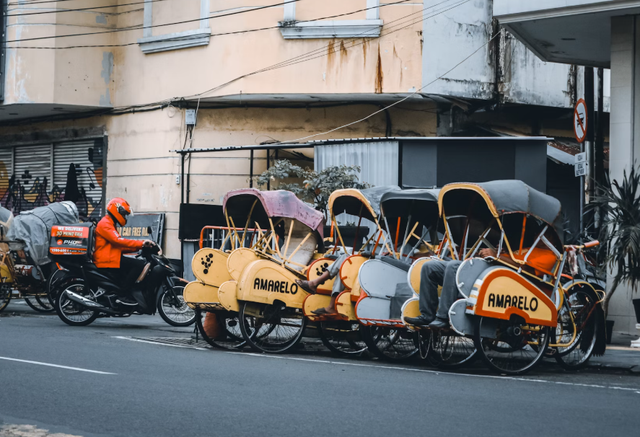 jajanan pasar klewer solo. Foto Hanya Ilustrasi Bukan Tempat Sebenarnya. Sumber Foto: Unsplash/Galih Nyb