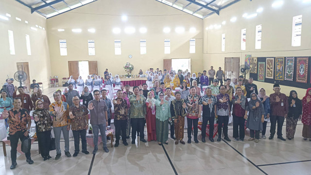 Acara peninjauan Sekolah Damai oleh BNPT di SMAN 13 Kota Semarang, Jawa Tengah, Kamis (12/12/2024). Foto: Thomas Bosco/kumparan