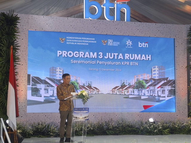 Direktur Utama PT Bank Tabungan Negara (BTN) (Persero), Nixon LP Napitupulu dalam acara Seremonial Penyaluran KPR BTN Program 3 Juta Rumah di Pondok Taktakan Indah, Serang, Banten pada Kamis (12/12/2024). Foto: Argya D. Maheswara/kumparan 