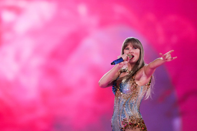 Taylor Swift tampil selama "The Eras Tour" di Vancouver, British Columbia, pada 6 Desember 2024. Foto: Lindsey Wasson/AP PHOTO