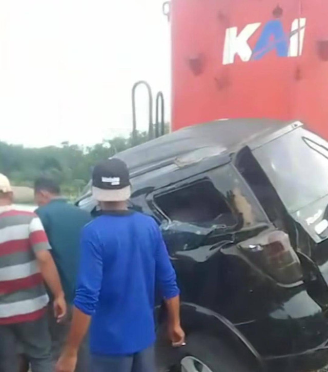 Potongan video suasana seusai kecelakaan di rel kereta api di Prabumulih. Foto : Istimewa