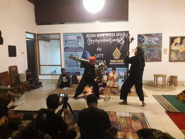 Acara Ruang Rupa Taman Sesaji yang digelar oleh 15 seniman di Jogja. Foto: Dok. Istimewa