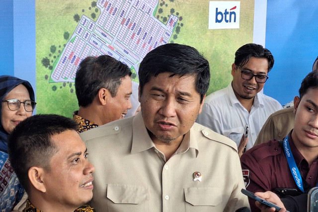 Menteri Perumahan dan Kawasan Permukiman Maruarar Sirait ketika ditemui di perumahan di Pondok Taktakan Indah, Serang, Banten pada Kamis (12/12/2024). Foto: Argya D. Maheswara/kumparan 