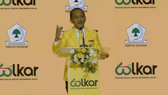 Ketua Umum Partai Golkar Bahlil Lahadalia memberikan sambutan pada perayaan HUT ke-60 Partai Golkar di Sentul International Convention Center (SICC), Bogor, Kamis (12/12/2024). Foto: Golkar 